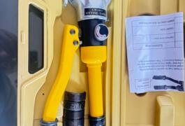 Location outil Pince à sertir multicouche  Steel près de Chilly-le-Vignoble