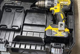 Location outil Visseuse sans-fil Dewalt près de Vienne en arthies