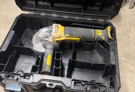 Location outil Meuleuse sans-fil Dewalt près de Vienne en arthies