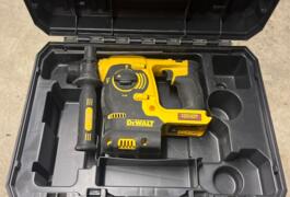 Location outil Perforateur  Dewalt près de Vienne en arthies