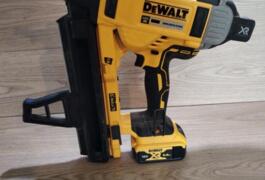 Location outil Cloueur électrique Dewalt près de Jauldes