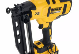 Location outil Cloueuse électrique Dewalt près de Montesson
