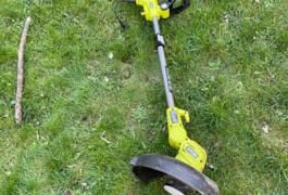 Location outil Taille bordure électrique Ryobi près de Magny-les-Hameaux