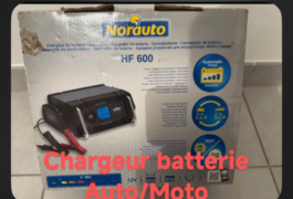 Location outil Chargeur de batterie électrique près de Chaumes-en-Retz