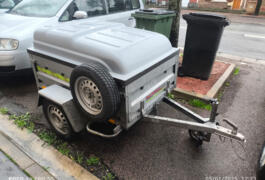 Location outil Remorque bagagère Moins de 750kg près de Amiens