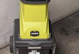 Location outil Broyeur à branche électrique Ryobi près de Pontault-Combault