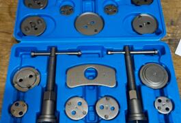 Location outil Repousse piston  près de Ligny en barrois