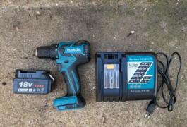 Location outil Perceuse visseuse Sans-fil Makita près de Saint-Nazaire