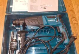 Location outil Perforateur burineur électrique Makita près de Clermont-Ferrand