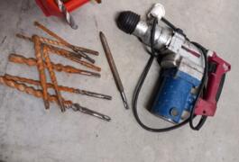 Location outil Burineur perforateur électrique Silverline près de Plerin