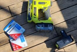 Location outil Agrafeuse 18V  Ryobi près de Val de reuil