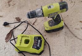 Location outil Visseuse perceuse Sans-fil Ryobi près de Rognac