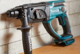 Location outil Perforateur à burineur  Makita près de Paris