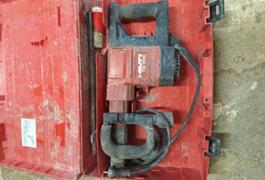 Location outil Burineur perforateur électrique Hilti près de Cauroy