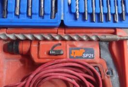 Location outil Perforateur à percussion électrique près de Chuisnes