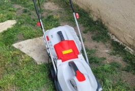 Location outil Tondeuse à gazon électrique Sterwins près de Taverny