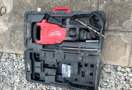 Location outil Perforateur burineur électrique Milwaukee près de Antibes