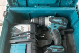 Location outil Visseuse perceuse Sans-fil Makita près de Soussans