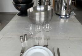 Location outil A louer, service vaisselle, couverts jusqu’à 150 personnes (possible plus sur demande)  près de Charly