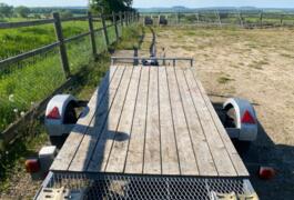 Location outil Remorque plateau Moins de 750kg près de Vaudemont