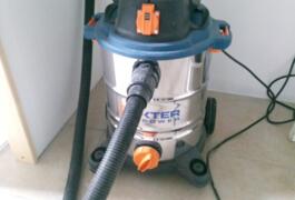 Location outil Aspirateur eau poussière électrique près de Ebreuil
