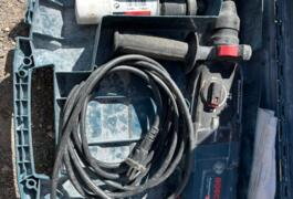 Location outil Perforateur électrique Bosch près de Chaudefonds-sur-Layon