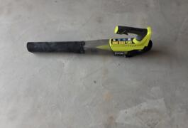 Location outil Souffleur à feuille électrique Ryobi près de Changé