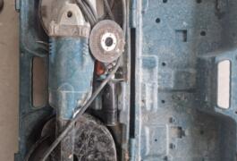 Location outil Meuleuse disqueuse 230mm Makita près de Rives
