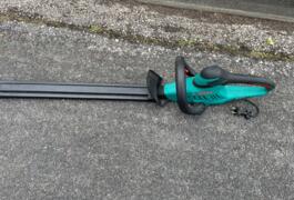 Location outil Taille haie électrique Bosch près de Saint-Médard-en-Jalles