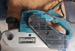 Location outil Ponceuse à bande 100*610mm MAKITA  Makita près de Sinceny