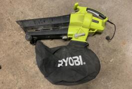 Location outil Aspirateur souffleur électrique Ryobi près de Huismes