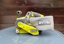 Location outil Ponceuse à bande électrique Ryobi près de Presles