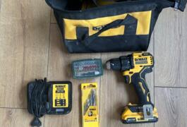 Location outil Visseuse perceuse Sans-fil Dewalt près de Chamalières