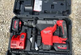 Location outil Perforateur burineur électrique Milwaukee près de Aigremont