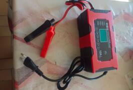 Location outil Chargeur de batterie, avec fonction reparateur électrique près de Mably