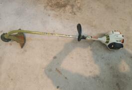Location outil Rotofil Thermique Stihl près de Mizérieux
