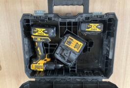 Location outil Visseuse perceuse Sans-fil Dewalt près de Lyon