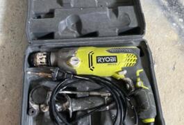 Location outil Perceuse à percussion électrique Ryobi près de La rochelle