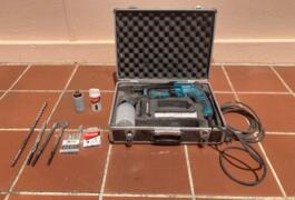 Location outil Burineur perforateur électrique Makita près de Gujan mestras