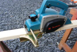 Location outil Rabot electrique  Makita près de Graye-sur-Mer