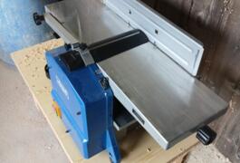 Location outil Raboteuse dégauchisseuse électrique près de Gouffern en auge