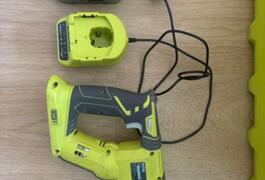 Location outil Perceuse Sans-fil Ryobi près de Bruyeres le chatel