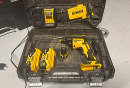 Location outil Visseuse à placo électrique Dewalt près de Locqueltas
