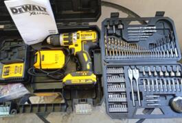 Location outil Perceuse à percussion Sans-fil Dewalt près de Toulouse