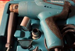 Location outil Décapeur thermique électrique Makita près de St cyr sur morin