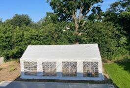 Location outil Barnum 8x4 Mètres  près de Saint-Léger-de-Linières