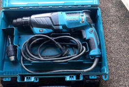 Location outil Perforateur burineur électrique Makita près de Segré-en-Anjou Bleu
