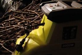 Location outil Broyeur de végetaux électrique Ryobi près de Vendeuvre sur barse