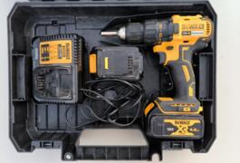 Location outil Perceuse visseuse Sans-fil Dewalt près de Upie
