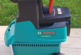 Location outil Broyeur de végetaux électrique Bosch près de Saint-Satur